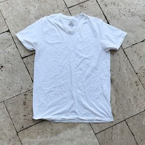 Classic White V-Neck Short Sleeve Tee